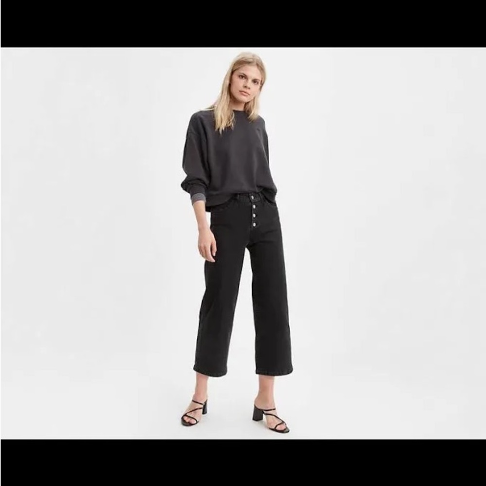 Levi’s High Rise Wide Leg Crop Black Jeans